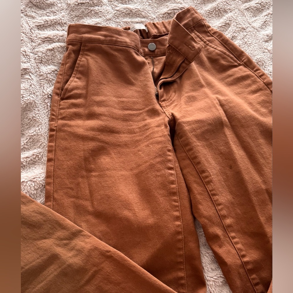 OAK + FORT Cropped Straight-Leg Pants in Brown - Picture 3 of 6